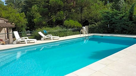 Mas Grimaud - Gîte- Studio et chambres d'hôtes familiales