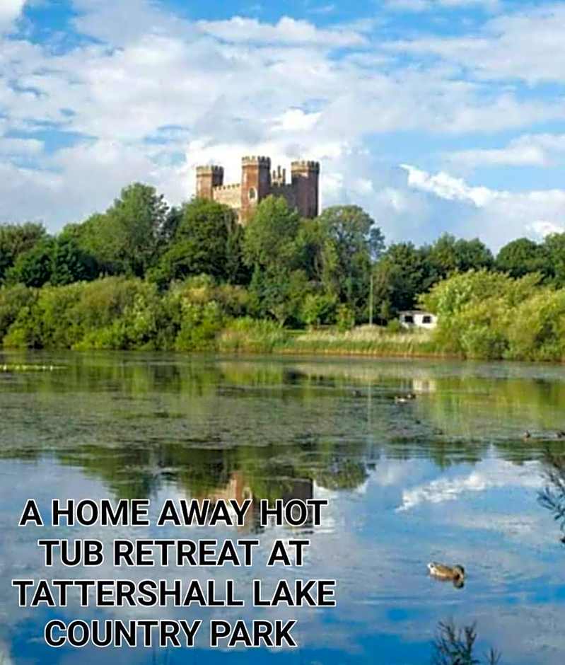 A HOME AWAY HOT TUB RETREAT AT Tattershall lakes country park