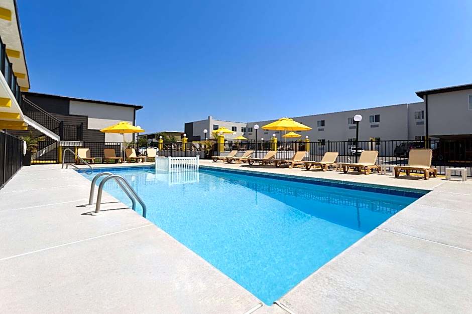 The Vibes Hotel, Trademark Collection by Wyndham