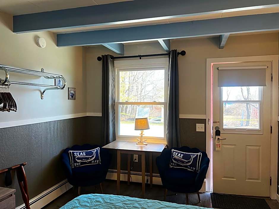 Claddagh Motel & Suites