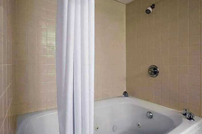 Days Inn by Wyndham Grayling