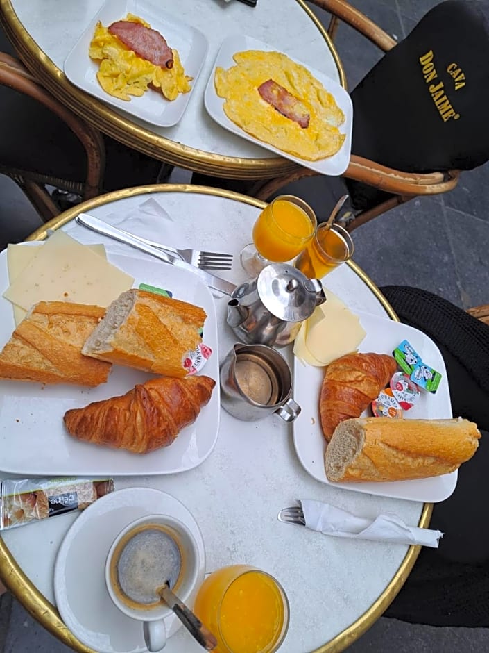 B-Aparthotels Grand Place