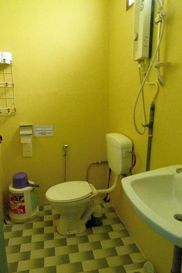 Cheers Garden Chalet