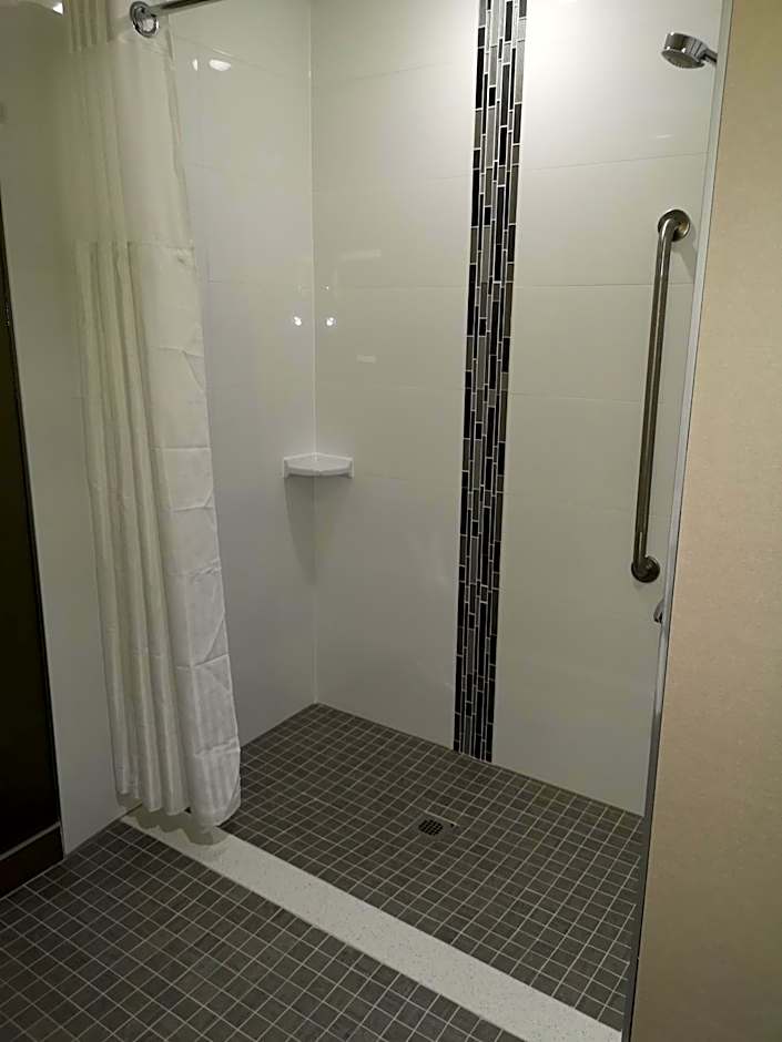 Best Western Plus Hinton Inn & Suites