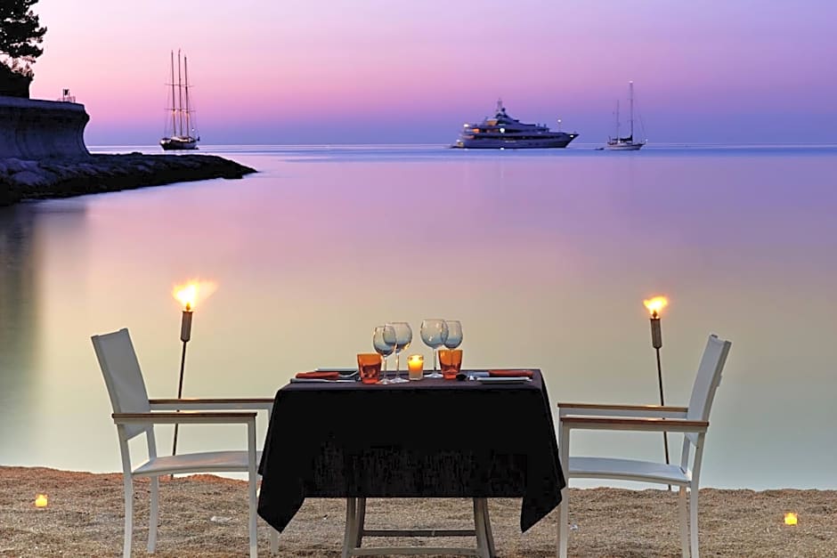 Le Meridien Beach Plaza