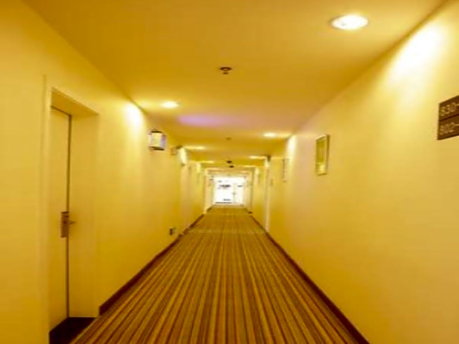 7 Days Inn Tongliao Min Hang Road Branch