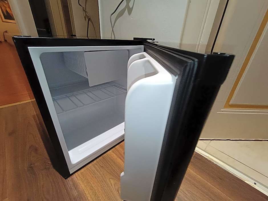 Queens Leriotis Hotel