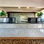 Econo Lodge Inn & Suites Forest
