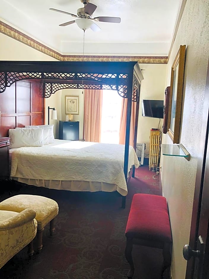 Historic Palace Hotel
