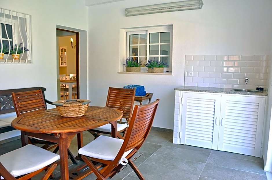 Fantastic for Family Gatherings, Optional Pool Heating, Free Air Con Wifi