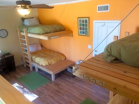 Bed in 6-Bed Mixed Dormitory Room