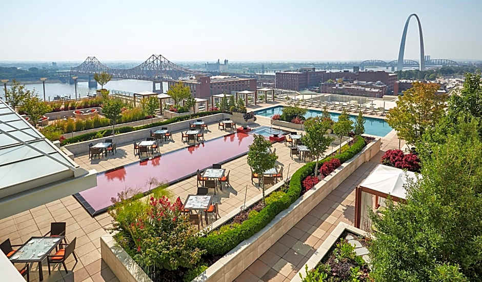 Four Seasons Hotel St Louis
