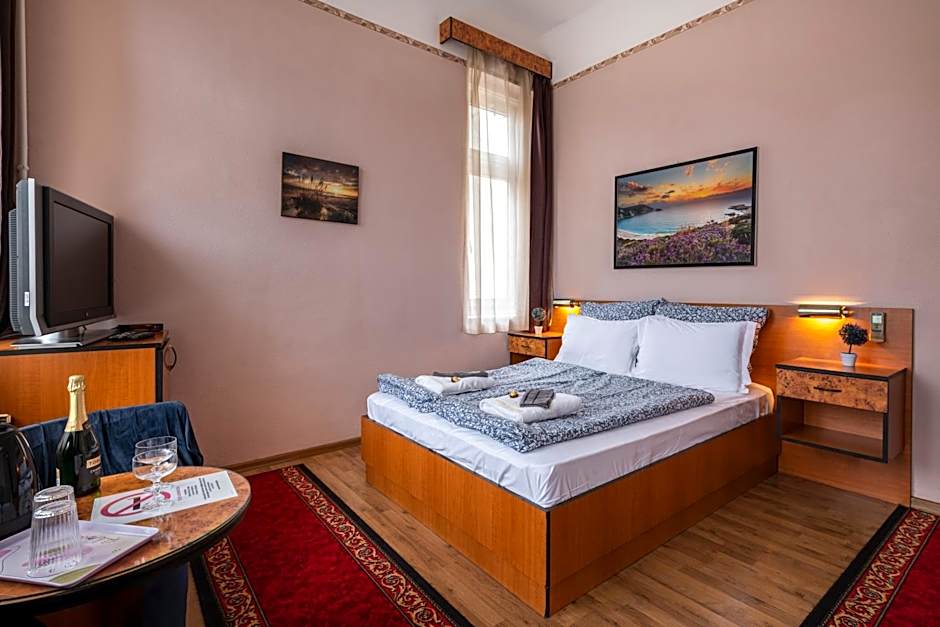 Hotel Kristal Gellért Hill