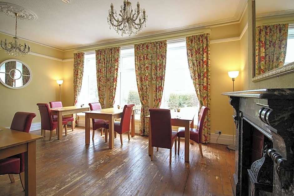 Newton House Hotel