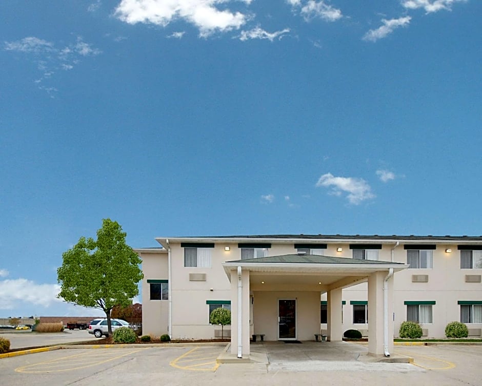 Quality Inn Dayton North - Vandalia