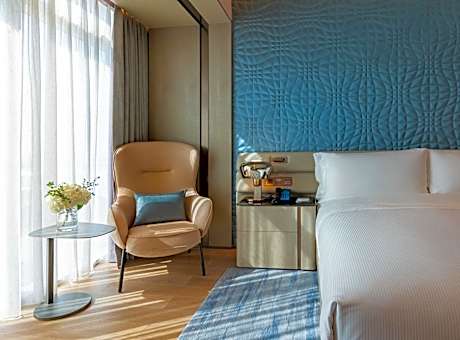 Premium King Room