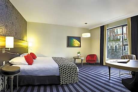 Standard Twin Room with Garden View