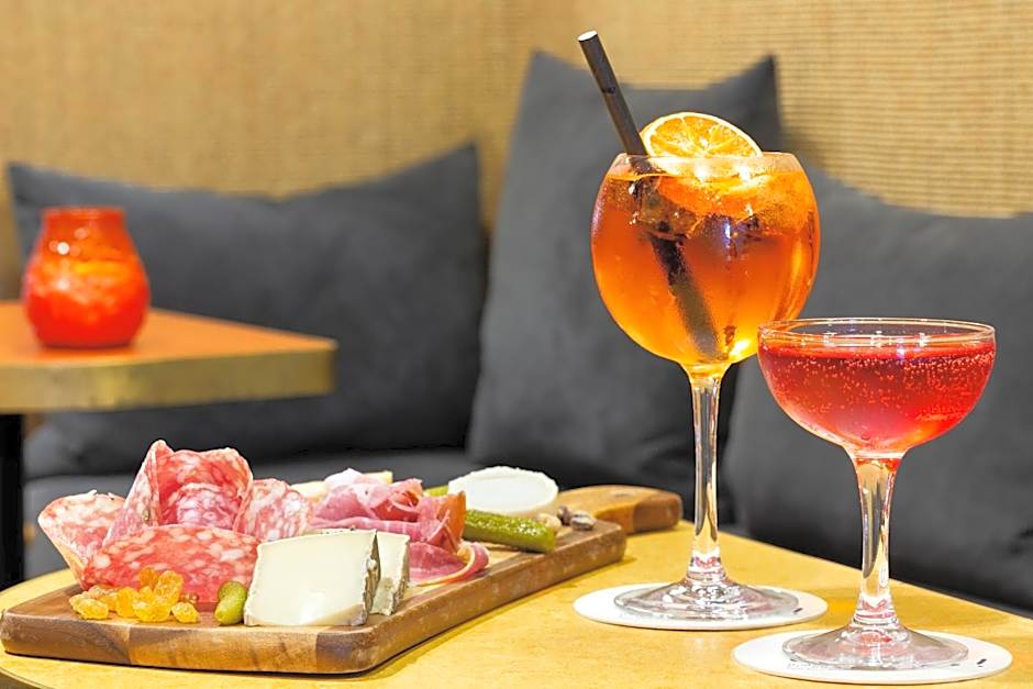 Oh la la ! Hotel Bar Paris Bastille