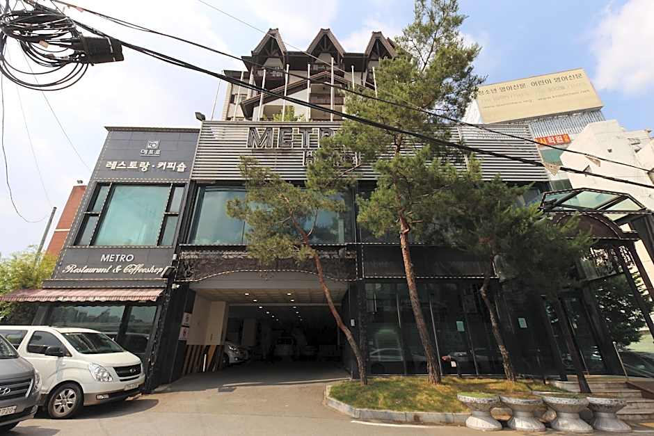 Metro Tourist Hotel Cheonan