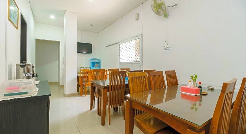 RedDoorz  Syariah near Jembatan Siti Nurbaya Padang