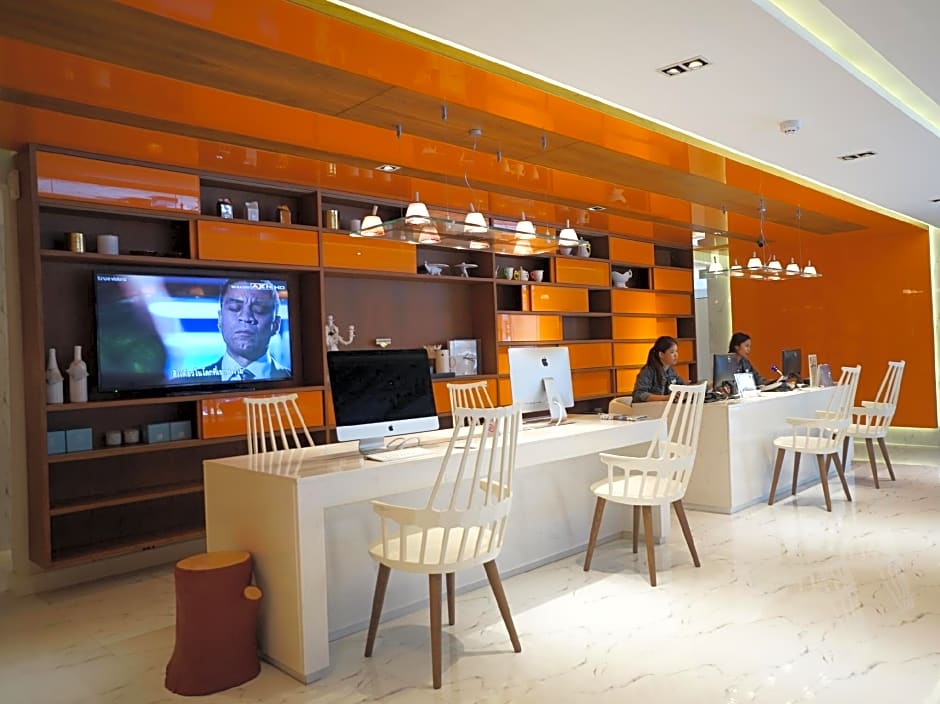 S Box Sukhumvit Hotel