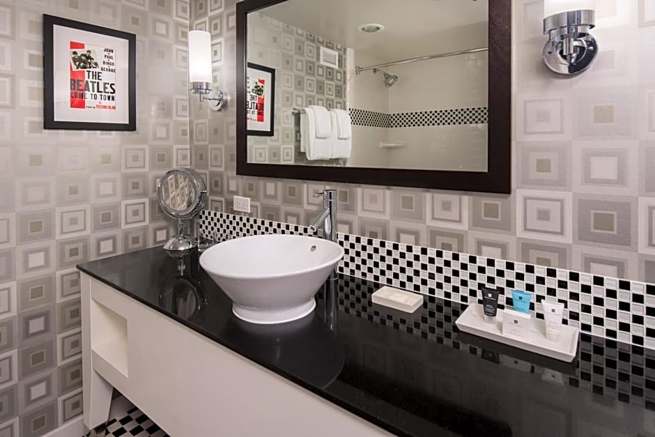 Crowne Plaza Cabana Hotel by IHG