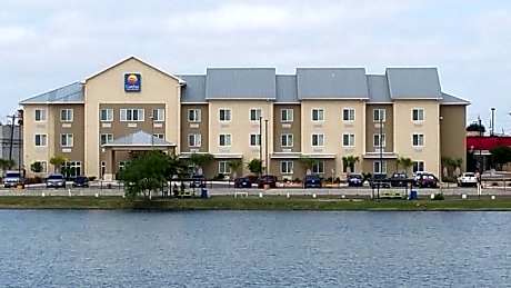 Comfort Inn & Suites Lakeside