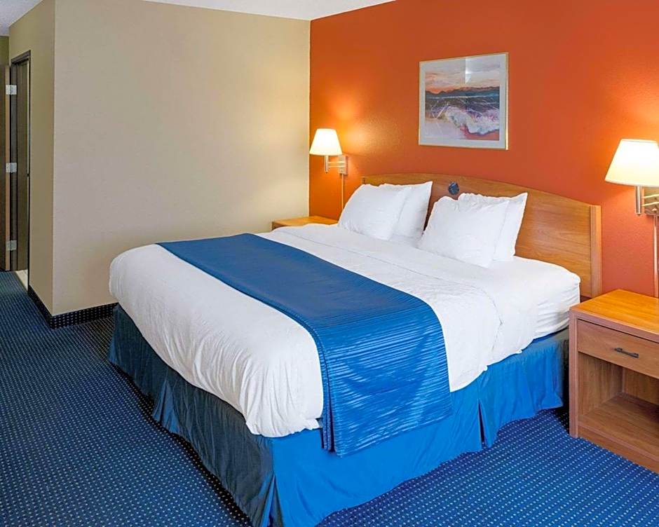 Quality Inn Lakeville North
