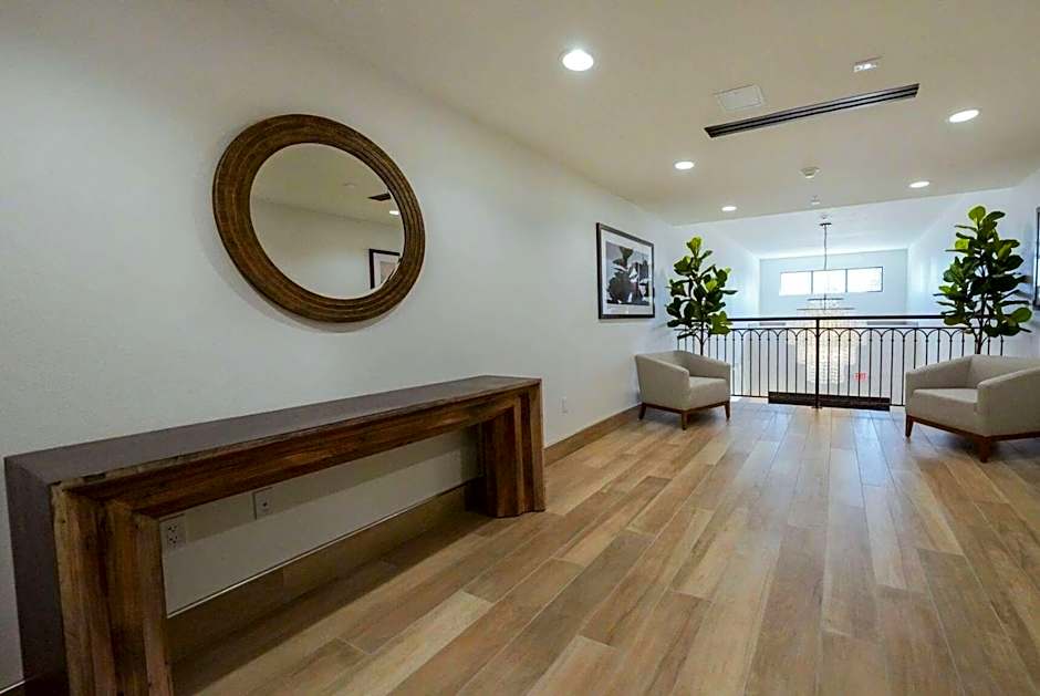 La Quinta Inn & Suites by Wyndham Santa Cruz