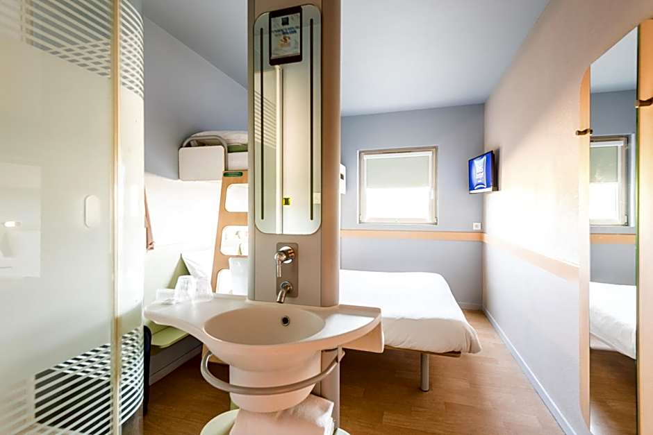 ibis budget Amberieu en Bugey/Chateau Gaillard