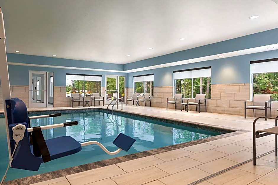 Holiday Inn Express And Suites Rhinelander By IHG