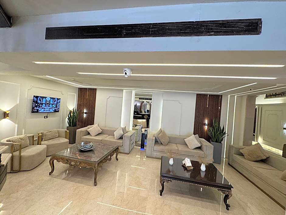 Queens Suite Hotel
