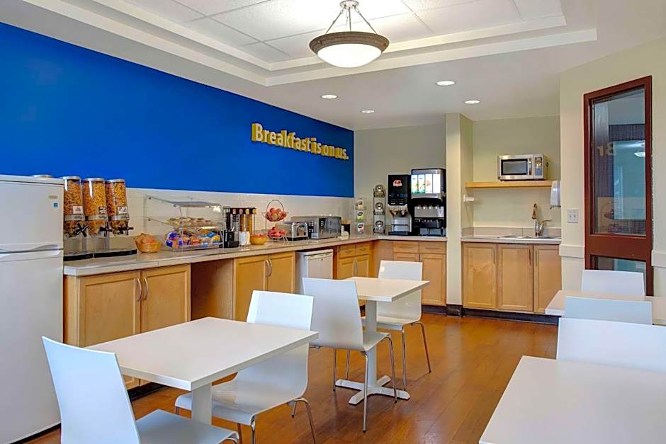 Days Inn by Wyndham Whitecourt