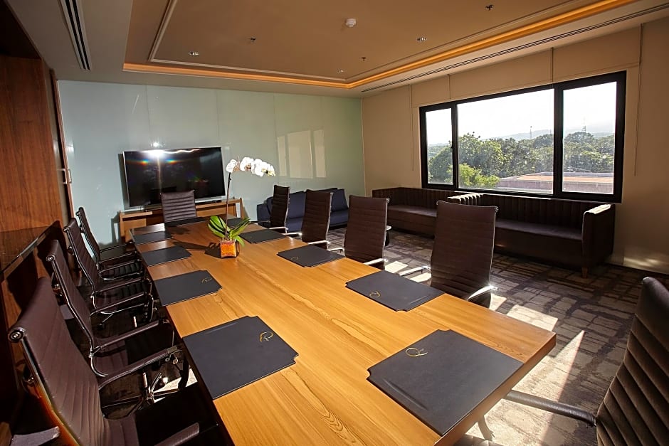 Quest Plus Conference Center Clark