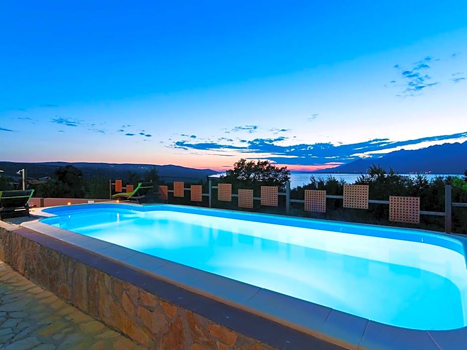 Villa in Rovanjska with Pool & Sea Views