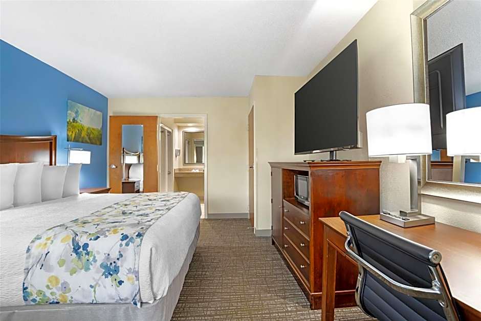 Best Western Inn & Suites Monroe