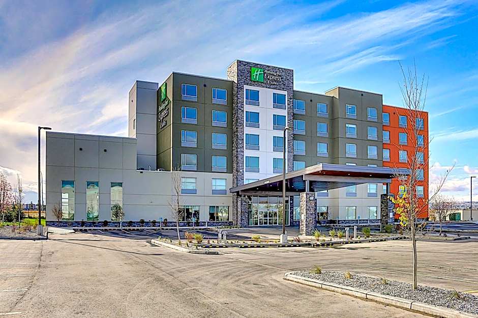 Holiday Inn Express and Suites Calgary Airport Trail NE By IHG