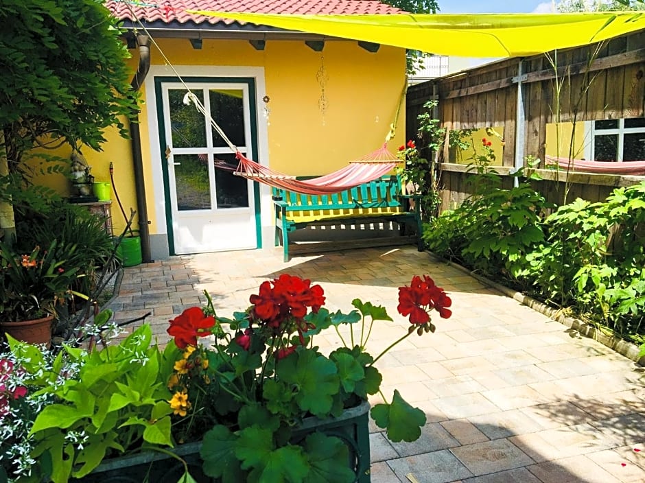 Pension Am Campus Velden – Velden, CA