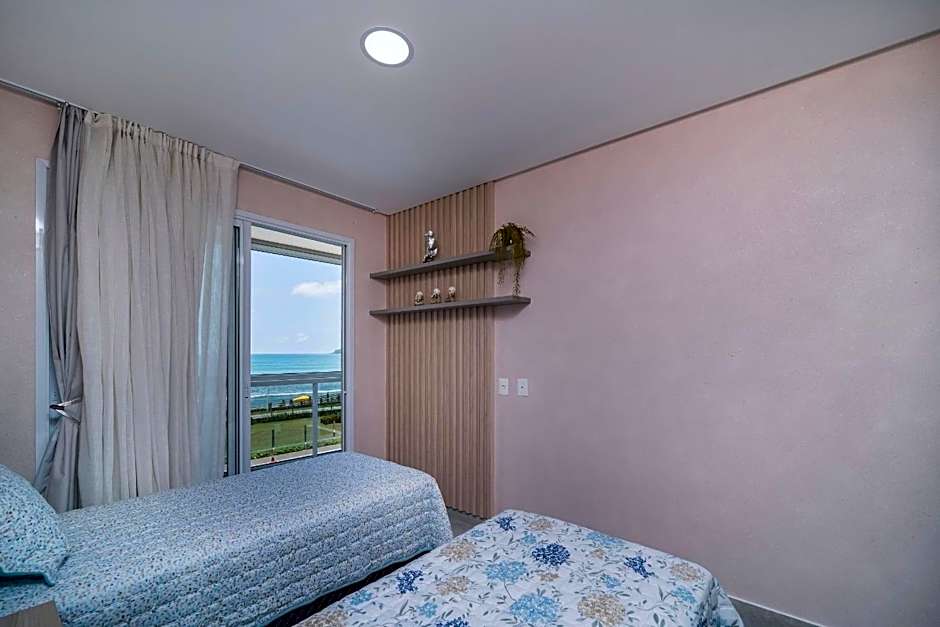 A13 - APARTAMENTO BEIRA MAR NA PRAIA DE BOMBAS 02 SUÍTES