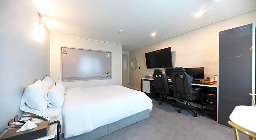 Brighten Hotel 