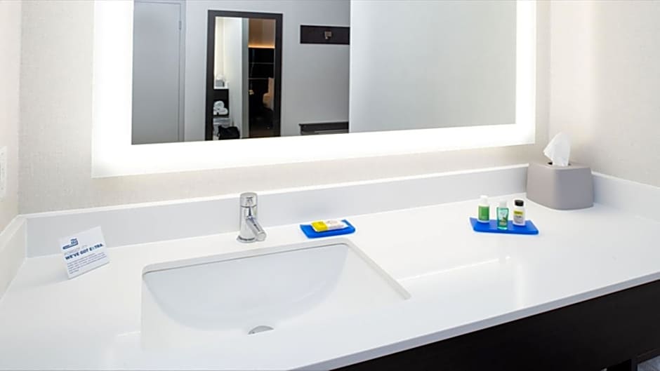 Holiday Inn Express Cincinnati West By IHG