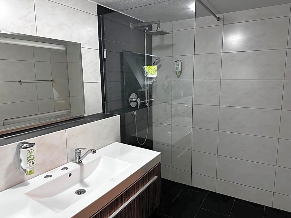 Eisberg Hotel City