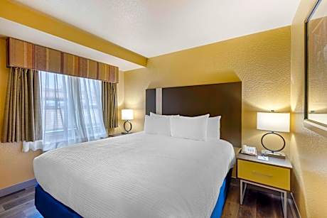 Queen Suite with Two Queen Beds - Non Smoking