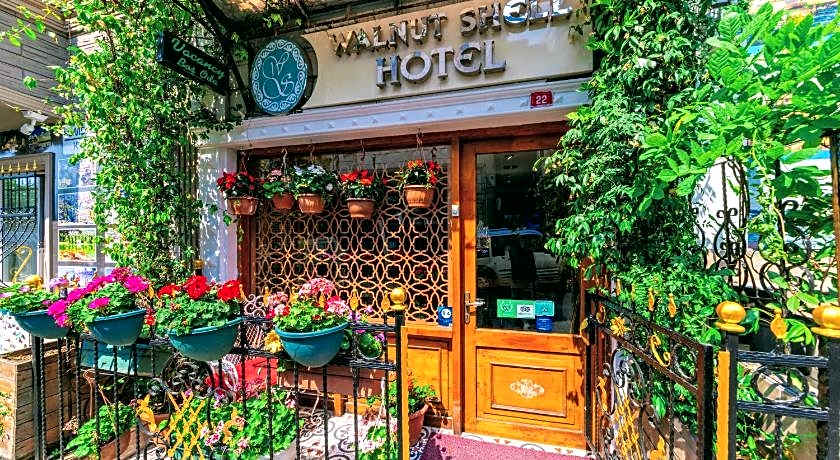 Walnut Shell Hotel