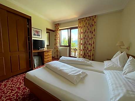 Suite with Mountain View