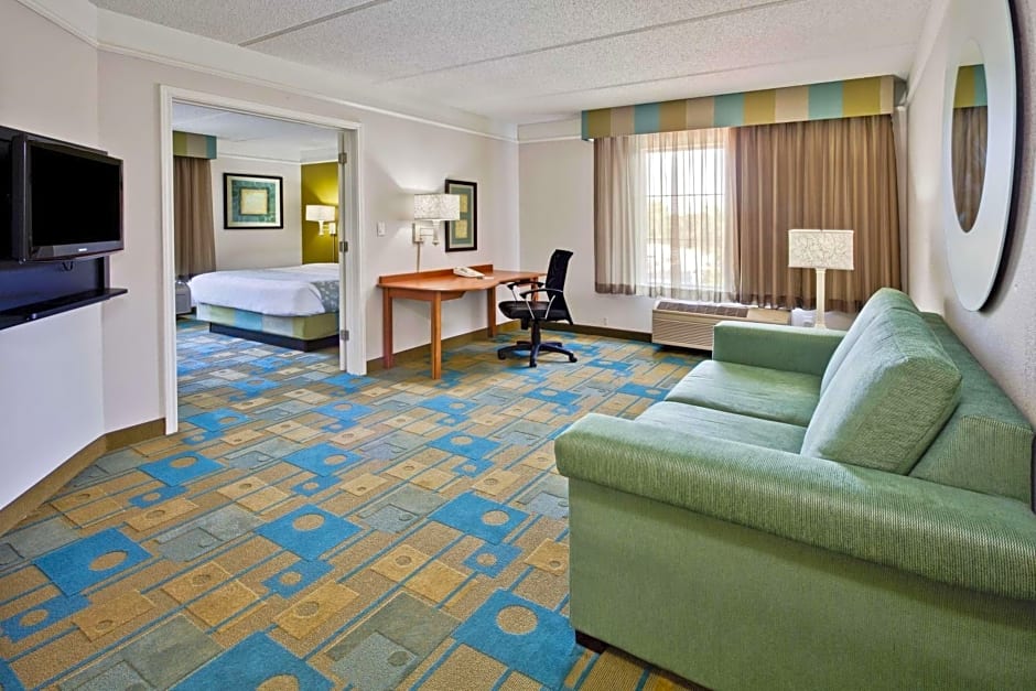 La Quinta Inn & Suites by Wyndham Fort Lauderdale Airport