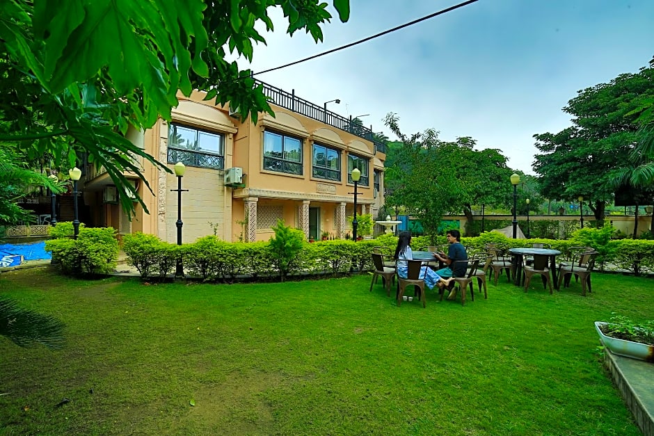 Hotel Shiv Villa by SAH