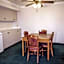 La Quinta Inn & Suites by Wyndham Moline Airport
