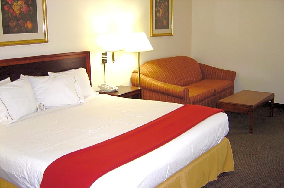 Holiday Inn Express Marshfield - Springfield Area, an IHG Hotel