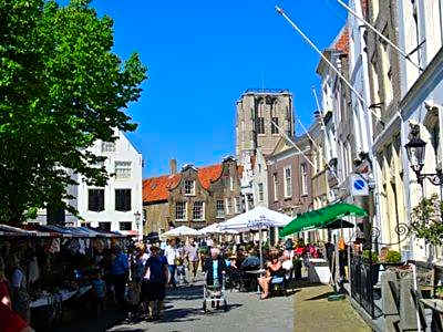 Mooi chalet in havenplaatsje op fietsafstand van het strand bij Ouddorp